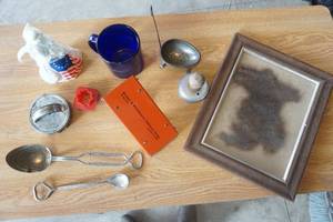 lot 314 image: Vintage cookie cutters-Bugler-Spoons-Mugs