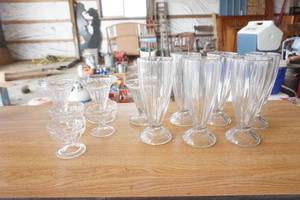lot 316 image: Vintage malt glasses and ice-cream dishes