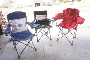 lot 320 image: Lawn Chairs