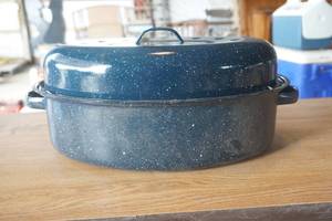 lot 342 image: Enamel Roaster