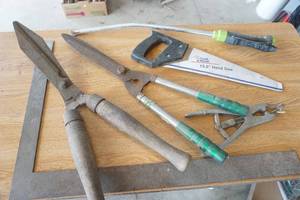 lot 345 image: Handsaw-Hand Clippers-Sprayer