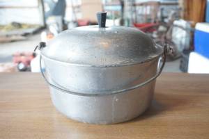 lot 349 image: Aluminum Pot