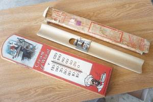 lot 351 image: Vintage wall thermometer-Corn Cutter