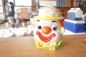 lot 354 image: Vintage Clown Cookie Jar