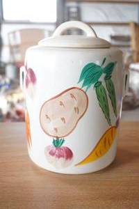 lot 356 image: McCoy Vintage Vegetable Cookie Jar