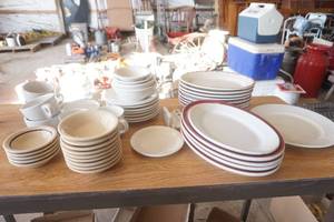 lot 371 image: Buffalo Plateware