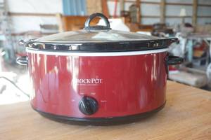 lot 377 image: Crock Pot