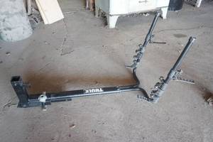 lot 393 image: Thule Bike Rack