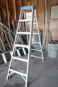 lot 397 image: 6ft  Bauer Aluminum step ladder