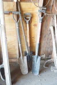 lot 402 image: Potato fork-Spades
