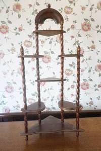 lot 423 image: wood decoration corner shelf