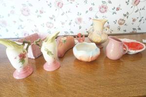 lot 428 image: Assorted Pottery