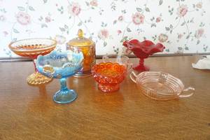 lot 429 image: Assorted Colored Glassware-carnival glass-depression glass