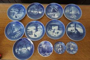 lot 440 image: Royal Copenhagen China set