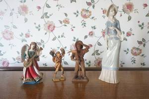 lot 443 image: Assorted Figures