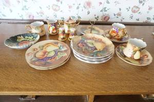 lot 448 image: Eefton China Tea set fruit