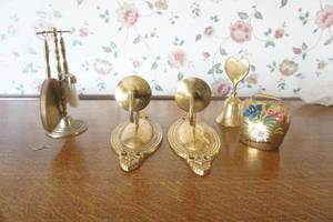 lot 456 image: Brass Decor