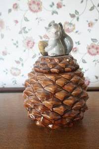 lot 470 image: Pinecone Cookie Jar