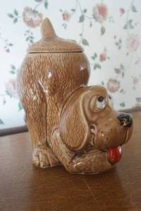 lot 475 image: McCoy Dog Cookie Jar