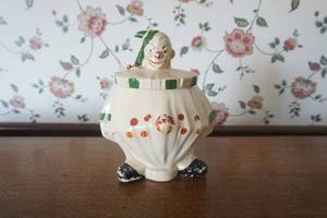 lot 477 image: McCoy Clown cookie jar