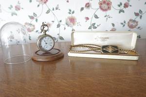 lot 496 image: Elgin Natl Watch & Black Hills Gold Jewelry