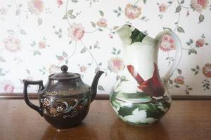 lot 498 image: Water pitcher and Teapot