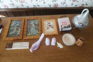 lot 500 image: Assorted Decor