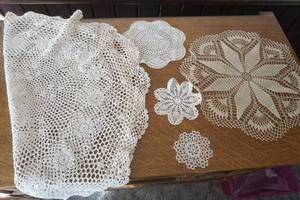lot 502 image: Vintage Doilies