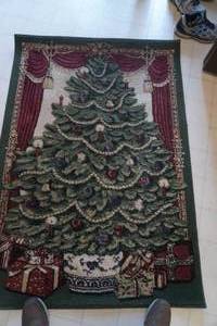 lot 511 image: Christmas tree area rug