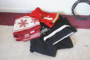 lot 525 image: Holiday Towels