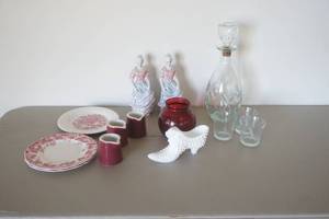 lot 527 image: Assorted Glassware-Decanter-Figurines