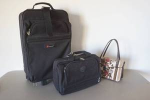 lot 530 image: Airway luggage-satchel-purse