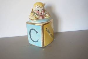 lot 534 image: Clown Cookie Jar