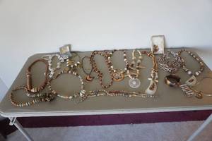 lot 536 image: Beaded and shell Necklaces