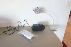 lot 538 image: Timex alarm clock&clamp on lamp
