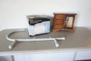 lot 547 image: Theracane-Ceiling light-Jewelry Box