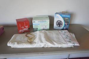 lot 548 image: Compact Humidifier-Fan-Tablecloth