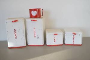 lot 556 image: Vintage Kitchen Canisters