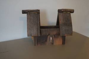 lot 561 image: Wood Birdhouse decor