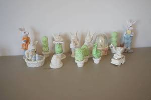lot 562 image: Department 56 Snow babies