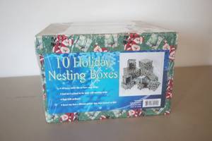 lot 586 image: 10 Holiday Nesting Boxes