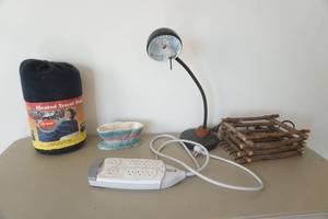 lot 636 image: Desk Lamp-12v Heated Blanket-Lamp