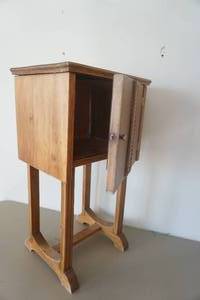 lot 639 image: Vintage Telephone stand