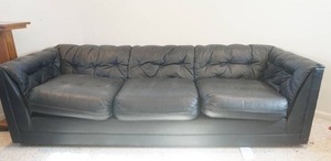 lot 647 image: Sofa