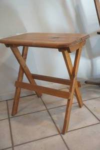 lot 650 image: Wood TV Tray stand