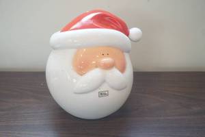 lot 658 image: Santa Cookie Jar