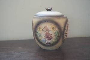lot 663 image: Cookie Jar