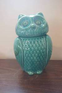 lot 674 image: Owl Cookie Jar