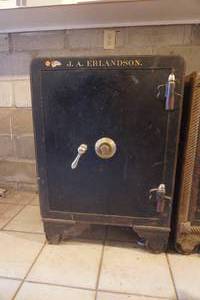 lot 684 image: Antique safe