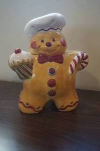lot 685 image: Gingerbread man Cookie Jar.